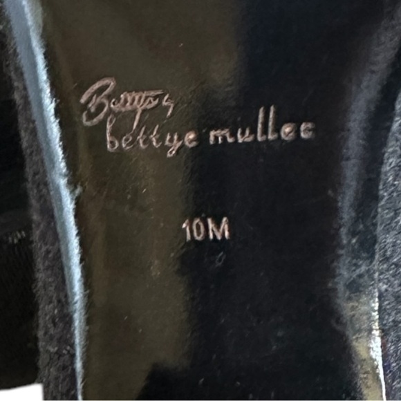 Bettye Muller Wool Charcoal Gray Point Toe Classic Ankle Boots Size 10 - Picture 9 of 10